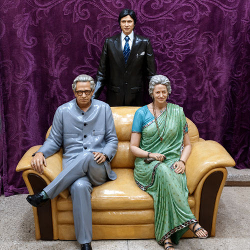 Bachan Family sculpture late mr.harivansh rai bachan teji bachana with yound Amitabh bachan Parents of Amitabh bachan